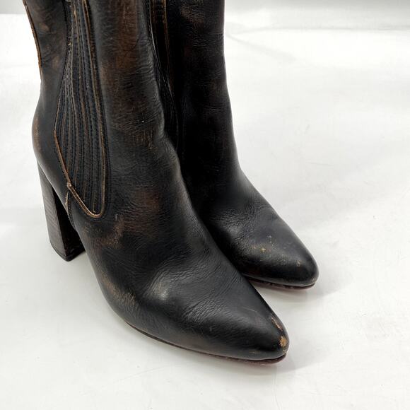 Freebird 8 Brown Distressed Leather Janelle Chelsea Booties - Picture 4 of 7